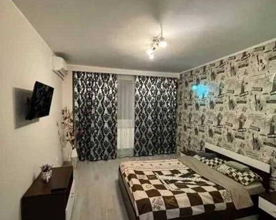 Дава се под наем Едностаен апартамент в Пловдив, Център - 27 кв.м за 102 € - Снимка #1