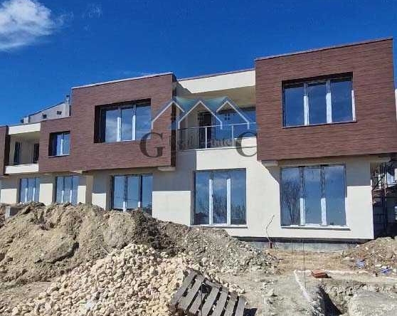 Къща в Варна, м-т Акчелар - 160 кв.м за 1875 €/кв.м - Снимка #1