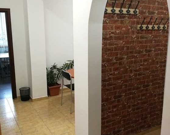 Дава се под наем Тристаен апартамент в София, Оборище - 85 кв.м за 663 € - Снимка #1