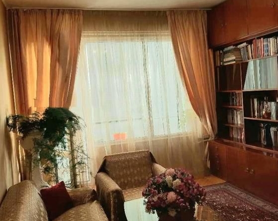 Дава се под наем Тристаен апартамент в София, Младост 1 - 80 кв.м за 747.66 € - Снимка #1