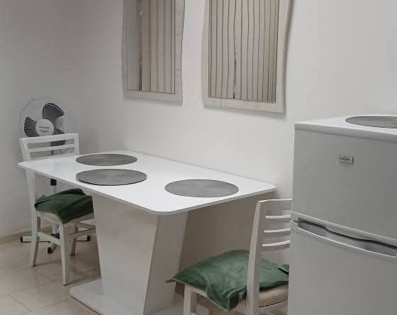 Дава се под наем Ателие в Варна, Спортна зала - 30 кв.м за 204 € - Снимка #1