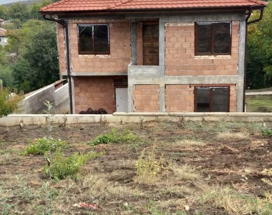 Къща в с. Басарбово, Област Русе - 176 кв.м за 458 €/кв.м - Снимка #1