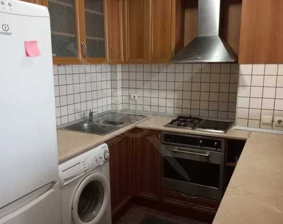 Дава се под наем Тристаен апартамент в Варна, Колхозен пазар - 75 кв.м за 498.27 € - Снимка #1