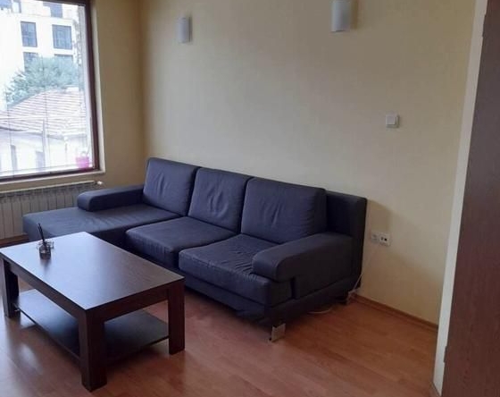 Дава се под наем Двустаен апартамент в София, Център - 60 кв.м за 560.49 € - Снимка #1