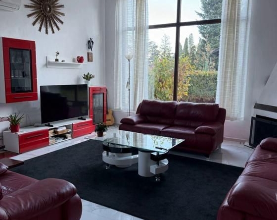 Дава се под наем Къща в с. Кокаляне, Област София-град - 200 кв.м за 2200 € - Снимка #1