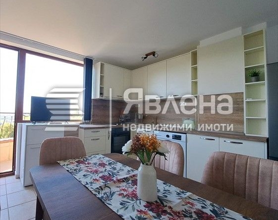 Дава се под наем Двустаен апартамент в Варна, Аспарухово - 50 кв.м за 307 € - Снимка #1