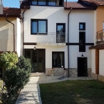 Дава се под наем Къща в Разлог - 180 кв.м за 229.5 € - Снимка #1