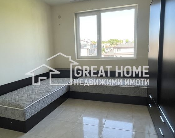 Дава се под наем Тристаен апартамент в Търговище, Център - 65 кв.м за 306 € - Снимка #1