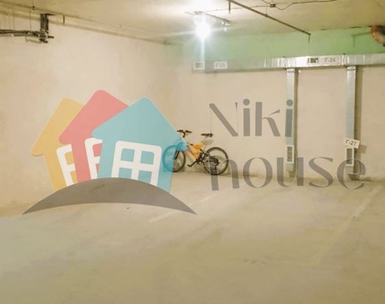 Дава се под наем Гараж / Паркомясто в к.к. Св.Св. Константин и Елена - 15 кв.м за 102 € - Снимка #1