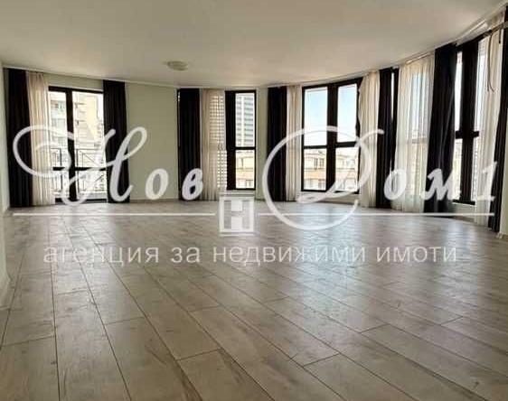 Многостаен апартамент в Пловдив, Кършияка - 192 кв.м за 1558 €/кв.м - Снимка #1