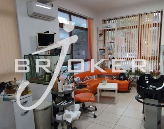 Дава се под наем Магазин в Кърджали, Център - 30 кв.м за 306 € - Снимка #1