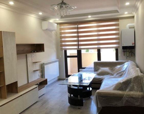 Дава се под наем Тристаен апартамент в Асеновград - 90 кв.м за 430 € - Снимка #1