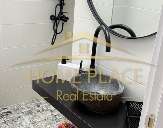 Дава се под наем Тристаен апартамент в Варна, Базар Левски - 100 кв.м за 1020 € - Снимка #1