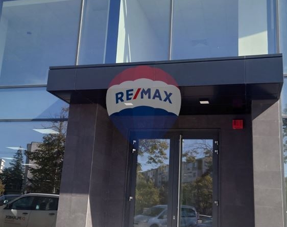Магазин в Варна, Чайка - 733 кв.м за 2040 €/кв.м - Снимка #1