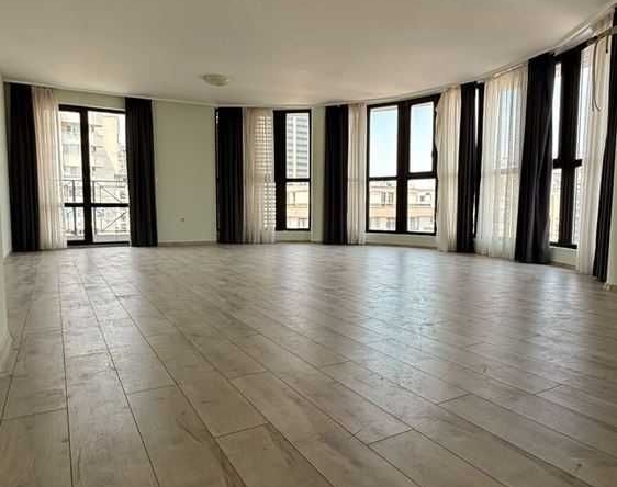 Многостаен апартамент в Пловдив, Кършияка - 192 кв.м за 930 €/кв.м - Снимка #1
