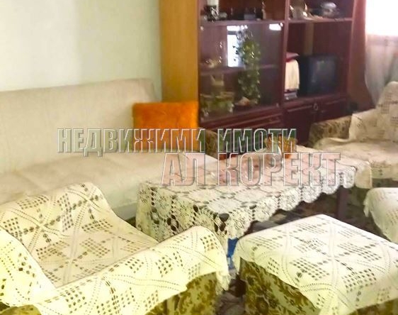 Многостаен апартамент в Провадия - 8576 кв.м за 4 €/кв.м - Снимка #1