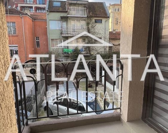 Дава се под наем Двустаен апартамент в Варна, Център - 60 кв.м за 510 € - Снимка #1