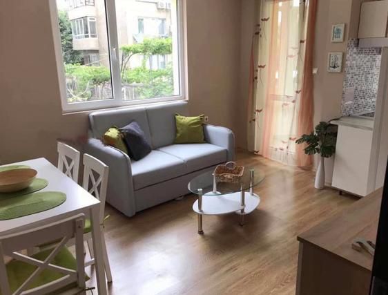 Дава се под наем Двустаен апартамент в Бургас, Център - 42 кв.м за 408 € - Снимка #1