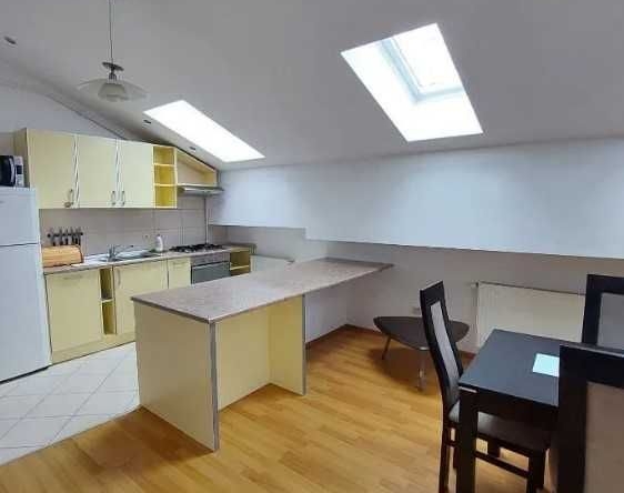 Дава се под наем Тристаен апартамент в Пловдив, Каменица 1 - 84 кв.м за 234.6 € - Снимка #1