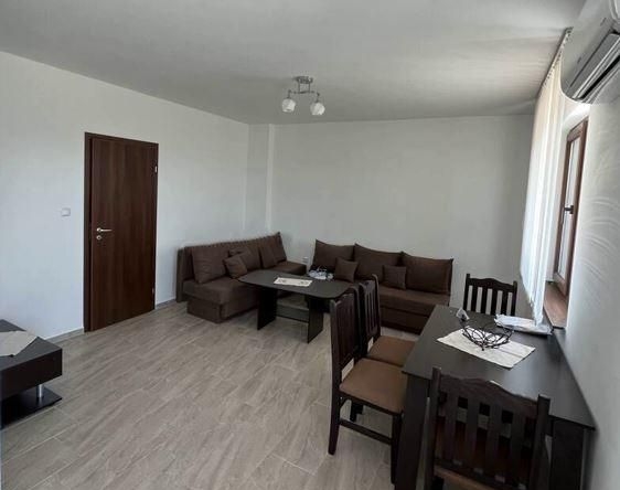 Дава се под наем Къща в Бургас, Долно Езерово - 130 кв.м за 765 € - Снимка #1
