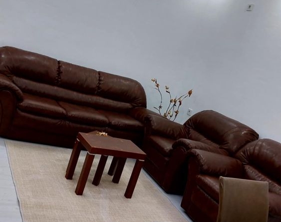 Дава се под наем Тристаен апартамент в Асеновград - 85 кв.м за 433.5 € - Снимка #1