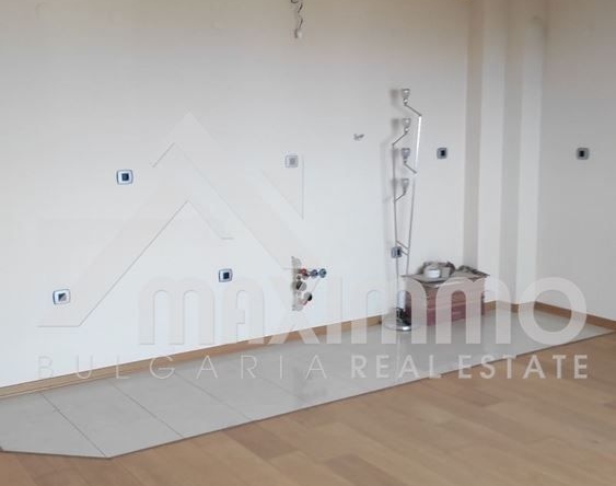 Тристаен апартамент в Варна, Галата - 158 кв.м за 1254 €/кв.м - Снимка #1