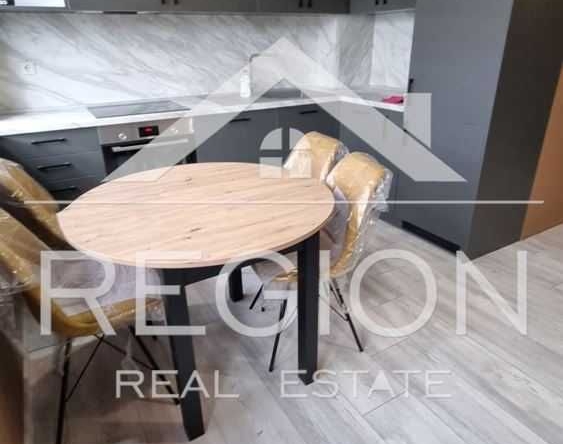 Дава се под наем Двустаен апартамент в к.к. Св.Св. Константин и Елена - 50 кв.м за 637.5 € - Снимка #1