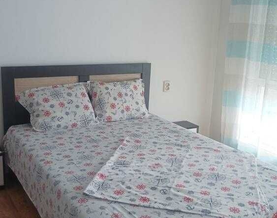 Дава се под наем Тристаен апартамент в Бургас, Сарафово - 70 кв.м за 500 € - Снимка #1