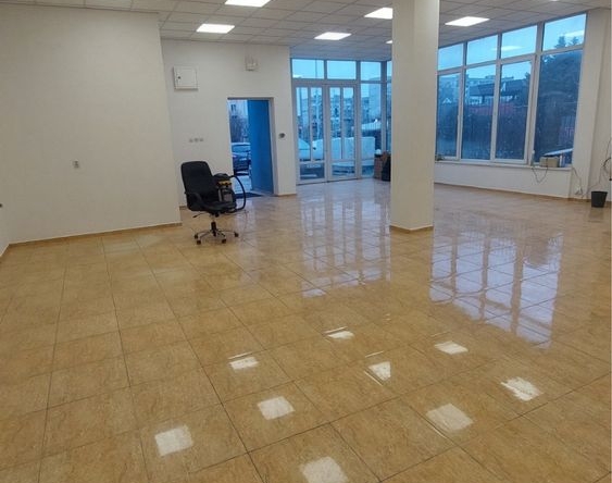 Дава се под наем Офис в Варна, Възраждане 4 - 100 кв.м за 1000 € - Снимка #1