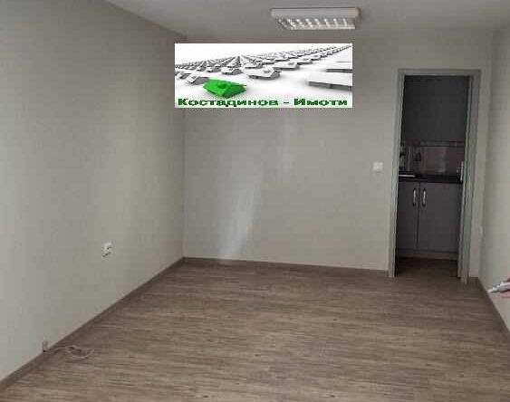 Дава се под наем Офис в Пловдив, Кършияка - 30 кв.м за 357 € - Снимка #1