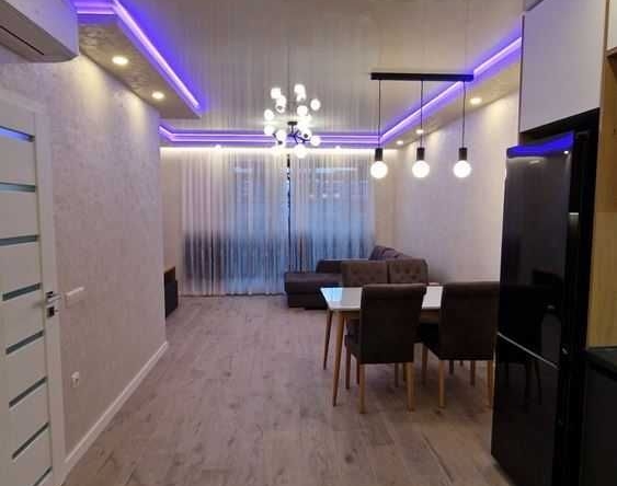 Дава се под наем Тристаен апартамент в Варна, Бриз - 100 кв.м за 1100 € - Снимка #1