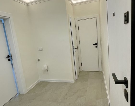 Четиристаен апартамент в Варна, Център - 100 кв.м за 2890 €/кв.м - Снимка #1