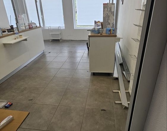 Дава се под наем Магазин в с. Равно поле, Област София-област - 43 кв.м за 331.5 € - Снимка #1