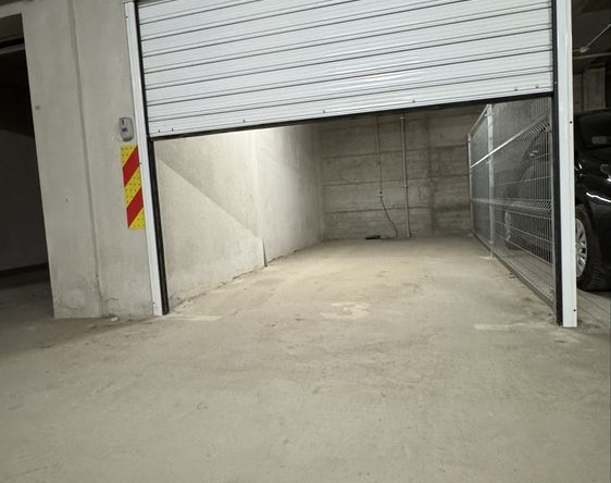 Гараж / Паркомясто в Пловдив, Южен - 17 кв.м за 1353 €/кв.м - Снимка #1