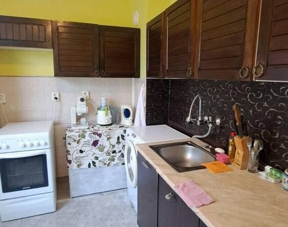 Дава се под наем Тристаен апартамент в Бургас, Лазур - 95 кв.м за 459 € - Снимка #1