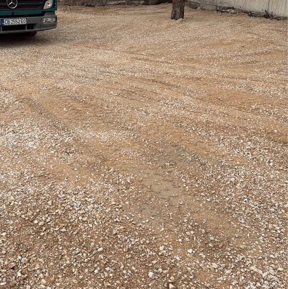 Дава се под наем Гараж / Паркомясто в София, 7-ми 11-ти километър - 800 кв.м за 816 € - Снимка #1