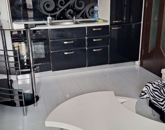 Дава се под наем Двустаен апартамент в Пловдив, Христо Смирненски - 45 кв.м за 357 € - Снимка #1