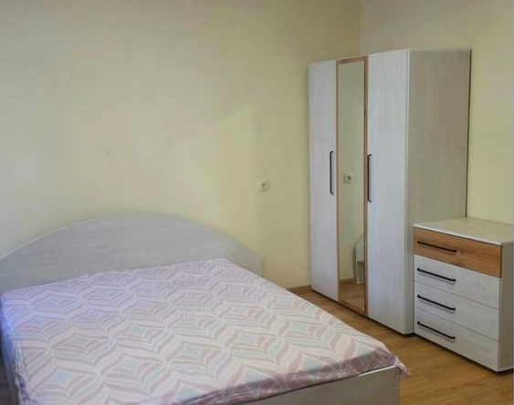 Дава се под наем Едностаен апартамент в Варна, Център - 25 кв.м за 255 € - Снимка #1