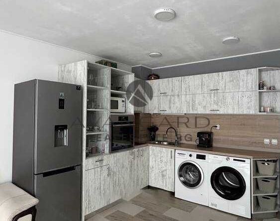 Тристаен апартамент в Пловдив, Център - 88 кв.м за 2160 €/кв.м - Снимка #1