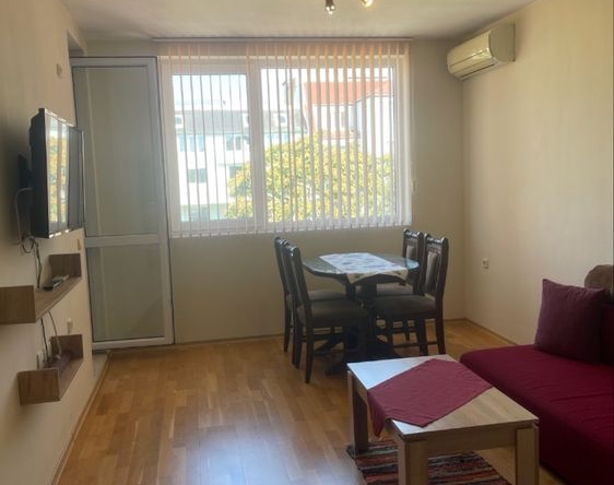 Дава се под наем Двустаен апартамент в Русе, Център - 70 кв.м за 331.5 € - Снимка #1