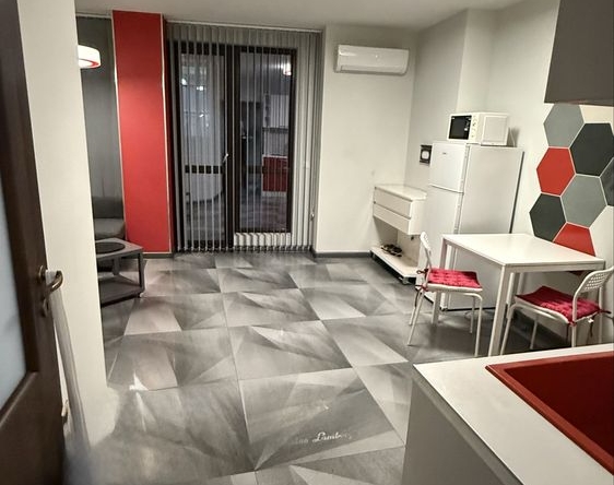 Дава се под наем Двустаен апартамент в Пловдив, Гагарин - 72 кв.м за 410 € - Снимка #1