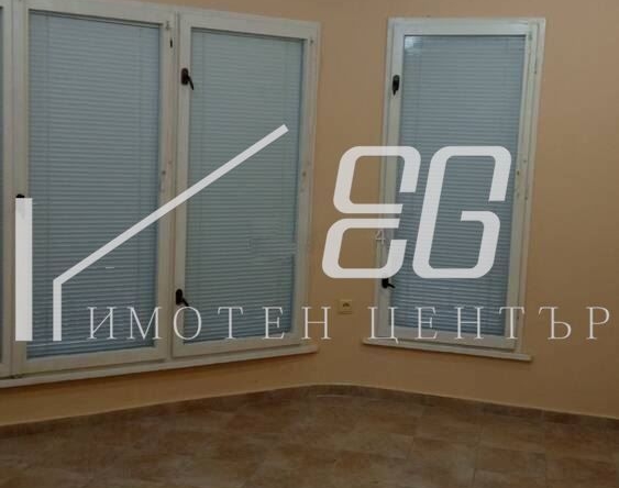 Дава се под наем Офис в Варна, Младост 1 - 30 кв.м за 255 € - Снимка #1