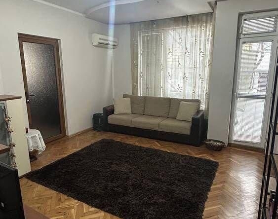Четиристаен апартамент в Бургас, Възраждане - 100 кв.м за 1403 €/кв.м - Снимка #1