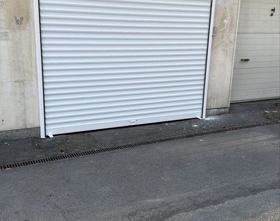 Дава се под наем Гараж / Паркомясто в София, Слатина - 21 кв.м за 159.12 € - Снимка #1