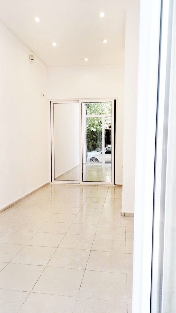 Дава се под наем Магазин в София, Докторски паметник - 15 кв.м за 248.88 € - Снимка #1