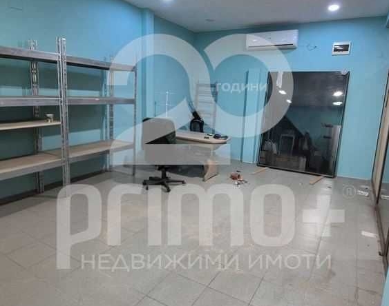 Дава се под наем Магазин в Велико Търново, Акация - 45 кв.м за 255 € - Снимка #1