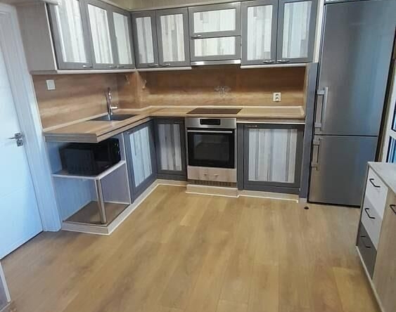 Дава се под наем Тристаен апартамент в Бургас, Лазур - 115 кв.м за 765 € - Снимка #1