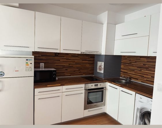 Дава се под наем Двустаен апартамент в с. Левски, Област Варна - 73 кв.м за 498.27 € - Снимка #1