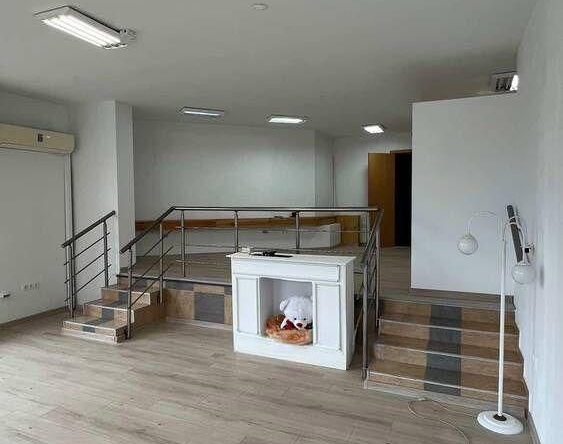 Дава се под наем Магазин в Бургас, Славейков - 80 кв.м за 498.27 € - Снимка #1