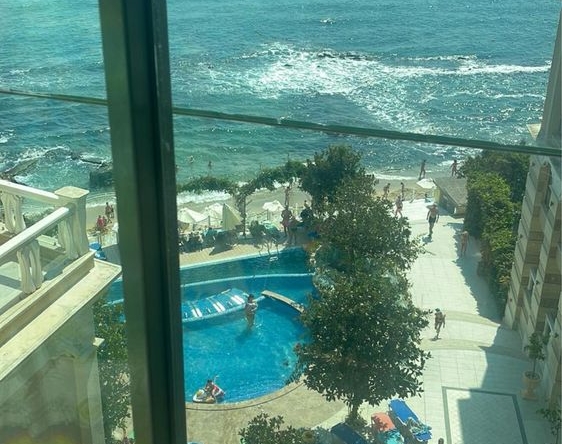 Дава се под наем Двустаен апартамент в к.к. Слънчев ден - 70 кв.м за 714 € - Снимка #1